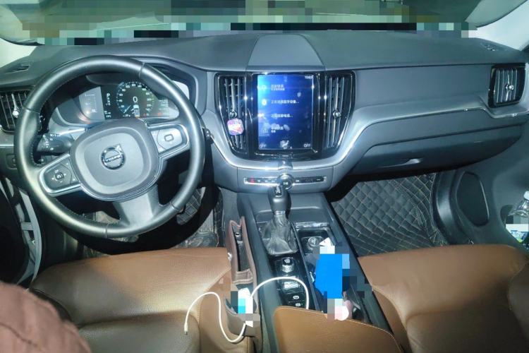 Used Volvo XC60 2019 T5 4x4 Smart Edition China V Standard Center Console