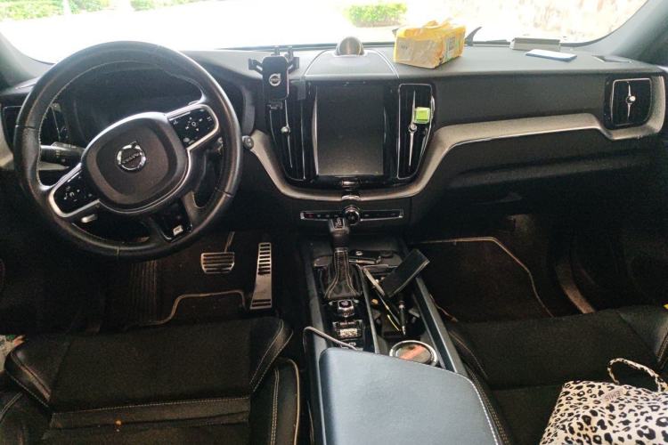 Used Volvo XC60 2019 T5 4x4 Zhiyuan Sport Edition China V Standard Center Console