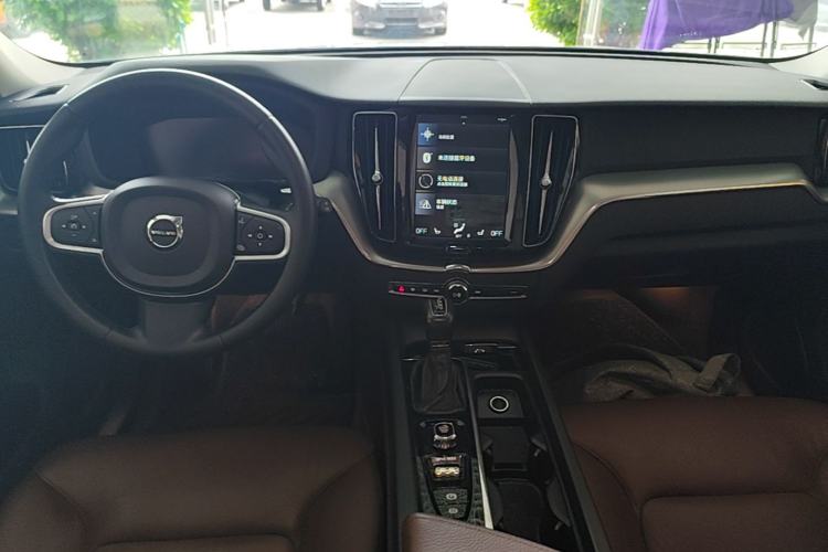 Used Volvo XC60 2019 T5 4x4 Smart Edition China V Standard Center Console