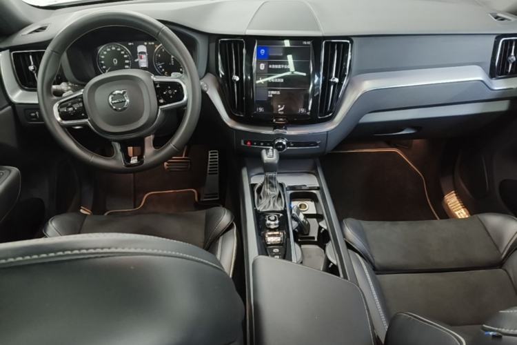 Used Volvo XC60 2019 T5 4x4 Zhiyuan Sport Edition China V Standard Center Console