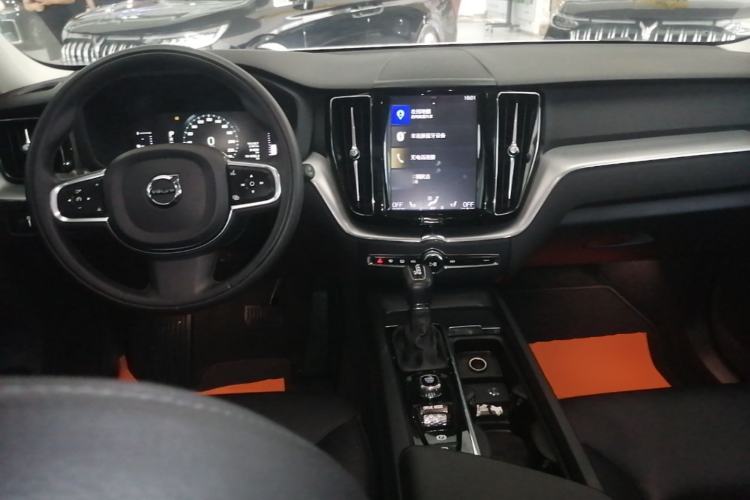 Used Volvo XC60 2019 T5 4x4 Smart Edition China VI Standard Center Console