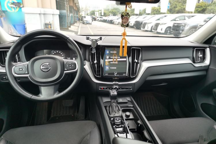 Used Volvo XC60 2019 T4 Zhiyi Edition China V Standard Center Console