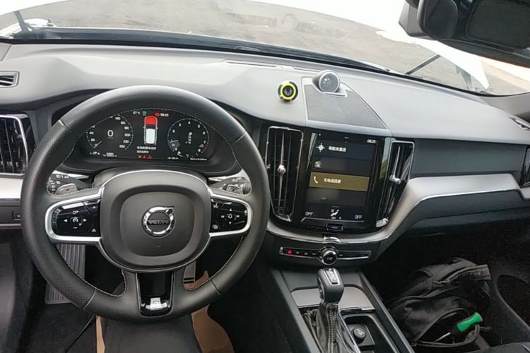 Used Volvo XC60 2019 T5 4x4 Zhiyuan Sport Edition China V Standard Center Console