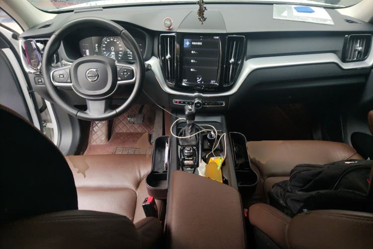 Used Volvo XC60 2019 T5 4x4 Smart Edition China V Standard Center Console