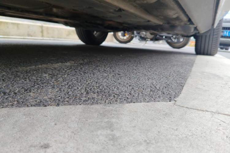 Used Volvo XC60 2019 T4 Zhiyi Edition China VI Chassis Front Left
