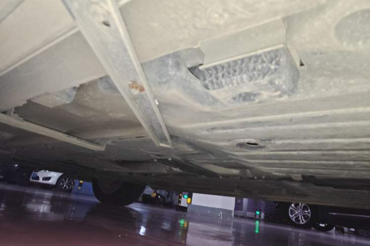 Used Volvo XC60 2019 T5 4x4 Smart Edition China V Standard Chassis Rear Left