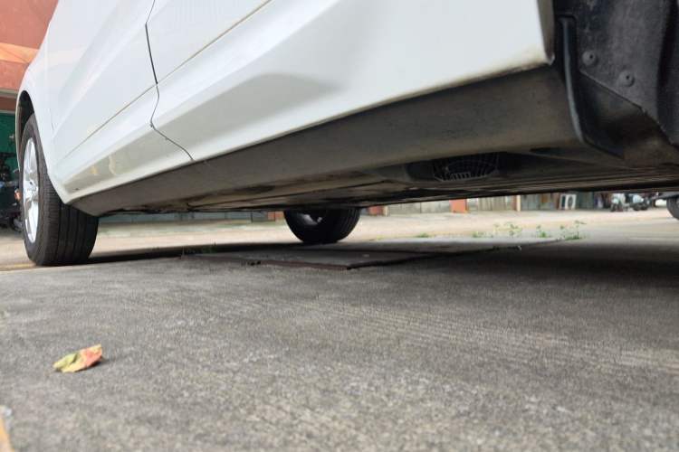 Used Volvo XC60 2019 T5 4x4 Smart Edition China VI Standard Chassis Rear Left