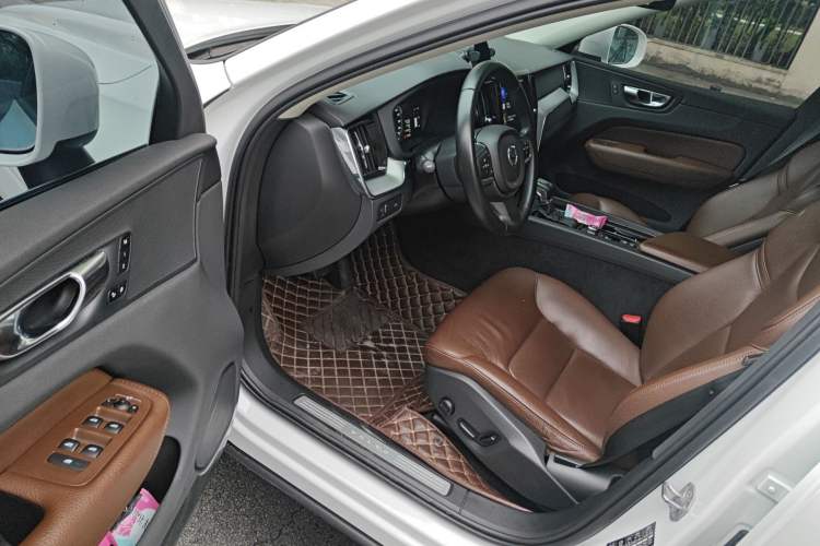 Used Volvo XC60 2019 T5 4x4 Smart Edition China VI Standard Driver Seat