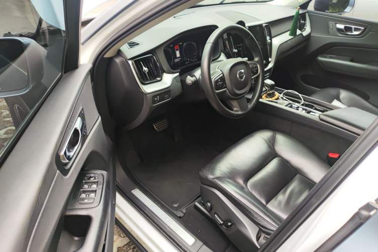 Used Volvo XC60 2019 T5 4x4 Smart Edition China V Standard Driver Seat