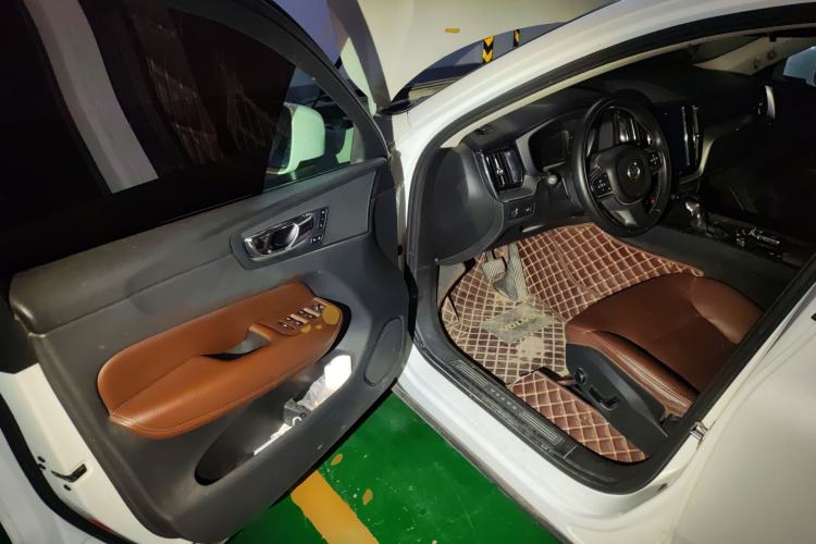 Used Volvo XC60 2019 T5 4x4 Smart Edition China V Standard Driver Seat