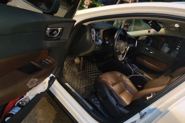 Used Volvo XC60 2019 T5 4x4 Smart Edition China V Standard Driver Seat