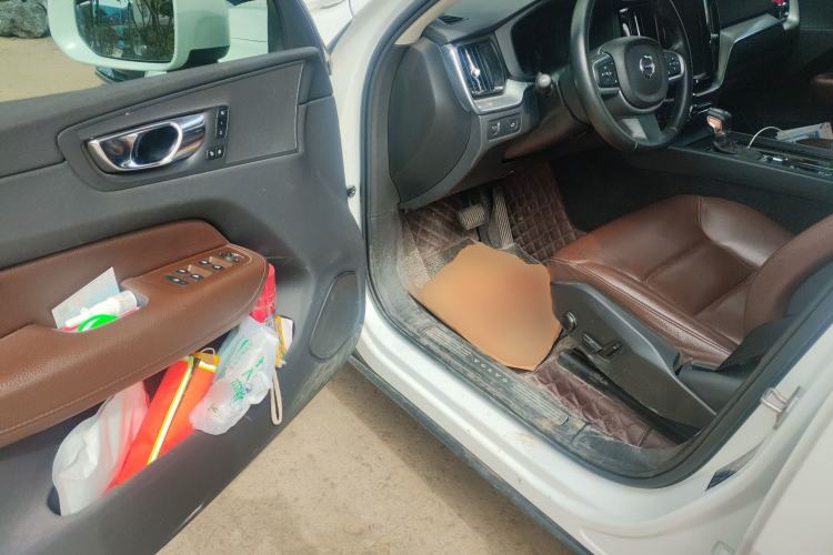 Used Volvo XC60 2019 T5 4x4 Smart Edition China V Standard Driver Seat