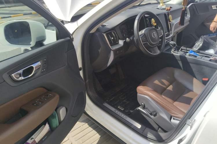Used Volvo XC60 2019 T5 4x4 Smart Edition China V Standard Driver Seat