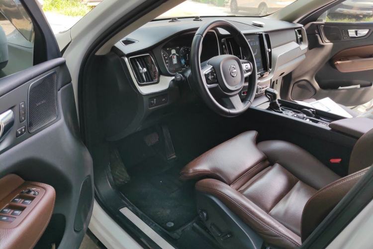 Used Volvo XC60 2019 T5 4x4 Zhiya Luxury Edition China VI Standard Driver Seat