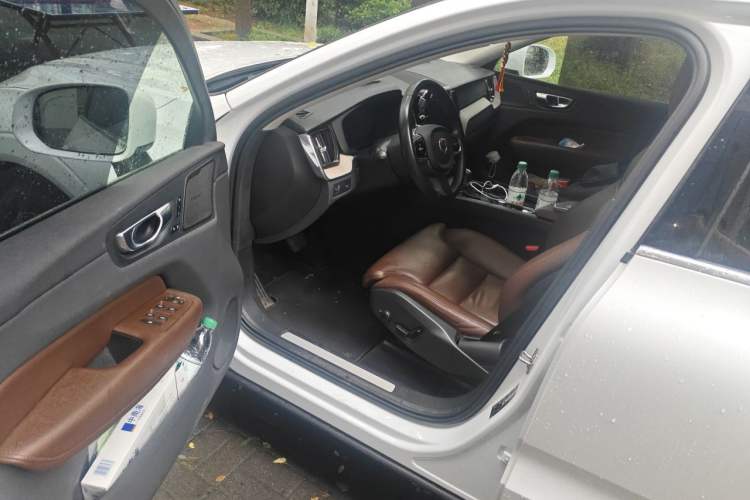 Used Volvo XC60 2019 T5 4x4 Zhiya Luxury Edition China VI Standard Driver Seat