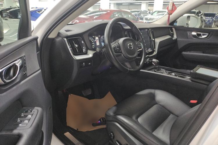 Used Volvo XC60 2019 T5 4x4 Smart Edition China V Standard Driver Seat