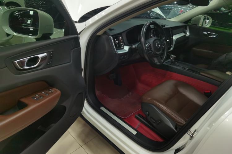 Used Volvo XC60 2019 T5 4x4 Zhiyuan Edition China VI Standard Driver Seat