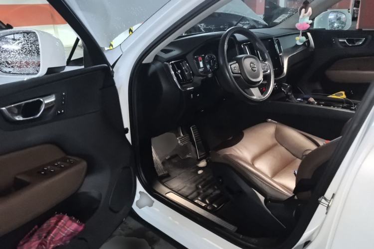 Used Volvo XC60 2019 T5 4x4 Zhiyuan Edition China VI Standard Driver Seat