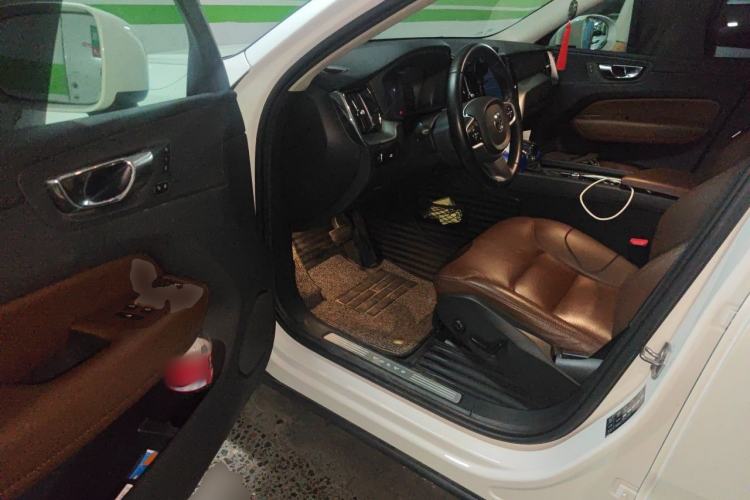 Used Volvo XC60 2019 T5 4x4 Smart Edition China V Standard Driver Seat