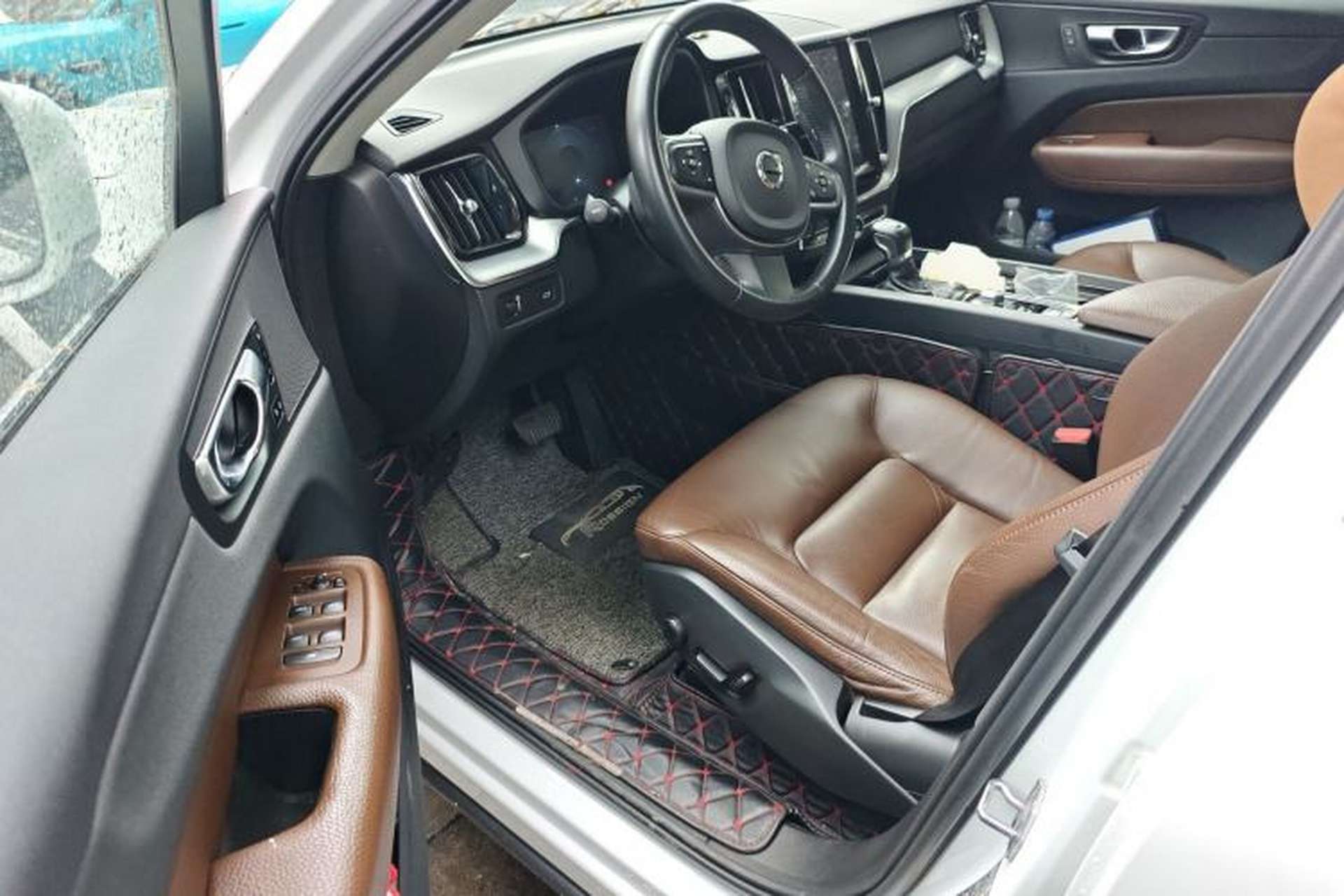 Used Volvo XC60 2019 T5 4x4 Smart Edition China VI Standard Driver Seat
