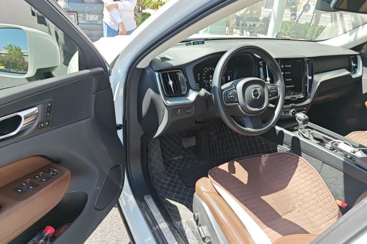 Used Volvo XC60 2019 T5 4x4 Smart Edition China VI Standard Driver Seat