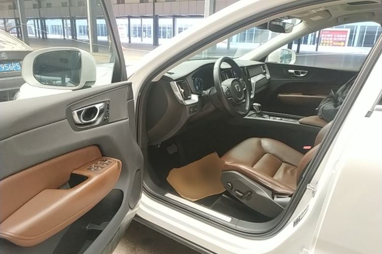 Used Volvo XC60 2019 T5 4x4 Zhiyuan Edition China VI Standard Driver Seat
