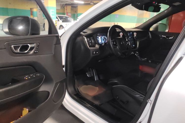 Used Volvo XC60 2019 T5 4x4 Zhiyuan Sport Edition China V Standard Driver Seat