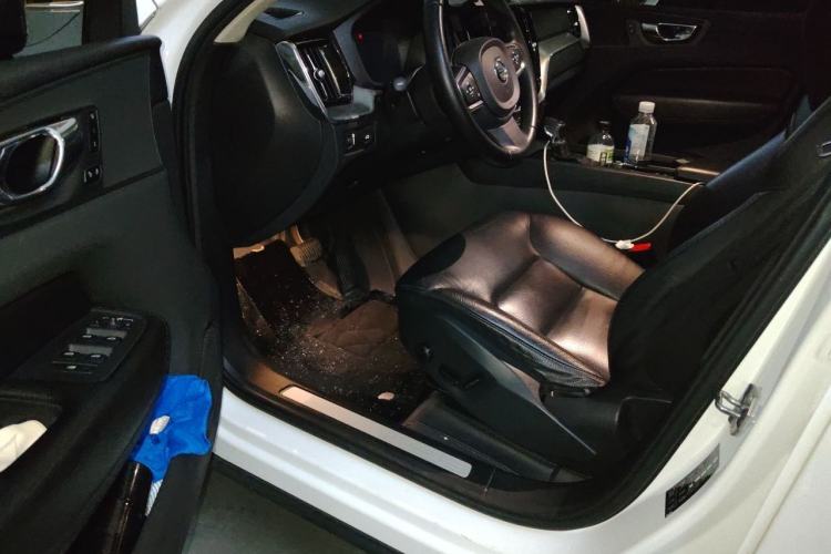 Used Volvo XC60 2019 T5 4x4 Smart Edition China V Standard Driver Seat