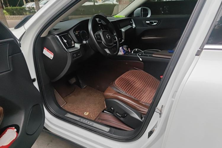 Used Volvo XC60 2019 T5 4x4 Smart Edition China V Standard Driver Seat