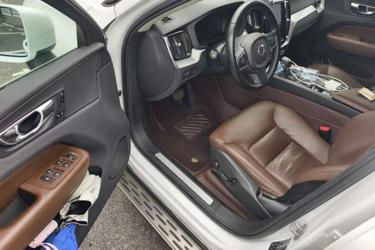 Used Volvo XC60 2019 T5 4x4 Smart Edition China V Standard Driver Seat