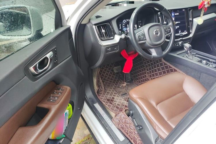 Used Volvo XC60 2019 T5 4x4 Smart Edition China V Standard Driver Seat