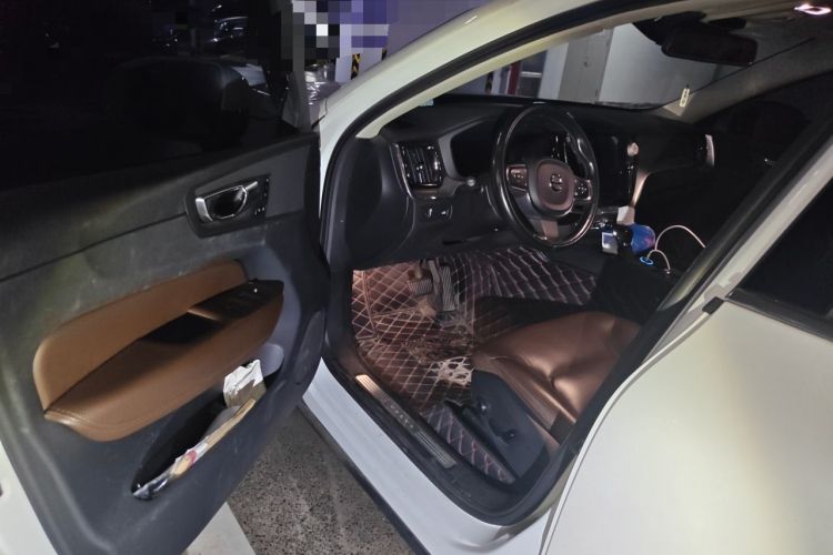 Used Volvo XC60 2019 T5 4x4 Smart Edition China V Standard Driver Seat