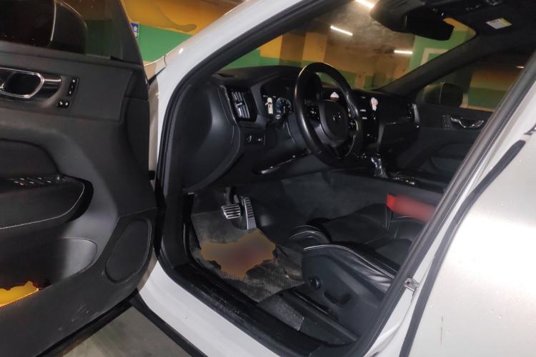 Used Volvo XC60 2019 T5 4x4 Zhiyuan Sport Edition China V Standard Driver Seat