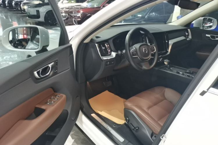 Used Volvo XC60 2019 T5 4x4 Smart Edition China V Standard Driver Seat