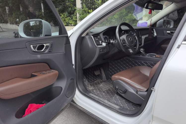 Used Volvo XC60 2019 T5 4x4 Smart Edition China V Standard Driver Seat
