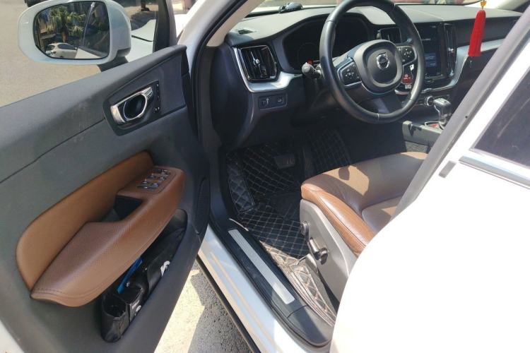 Used Volvo XC60 2019 T5 4x4 Smart Edition China VI Standard Driver Seat