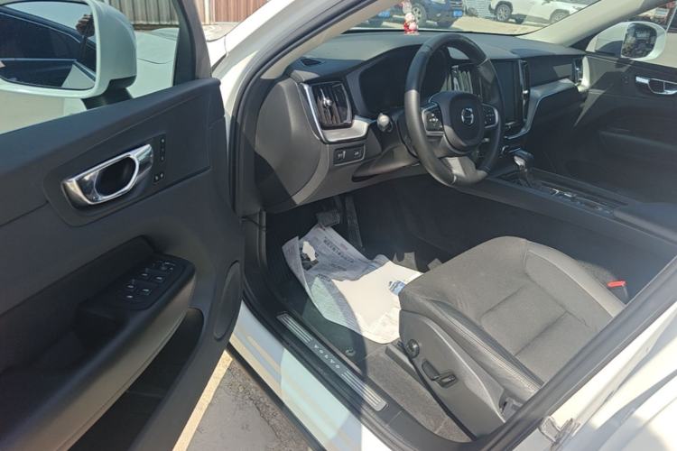 Used Volvo XC60 2019 T4 Zhiyi Edition China V Standard Driver Seat