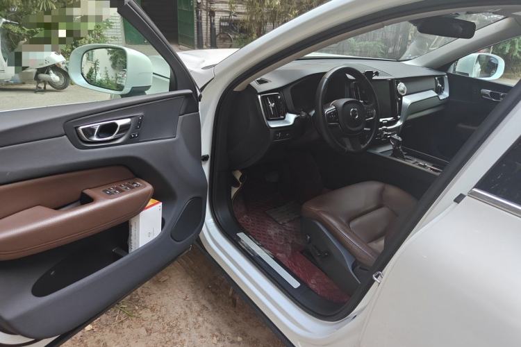 Used Volvo XC60 2019 T5 4x4 Smart Edition China V Standard Driver Seat