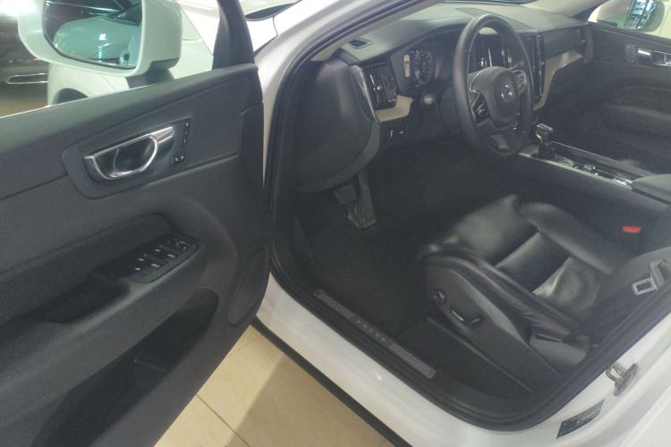 Used Volvo XC60 2019 T5 4x4 Zhiya Luxury Edition China V Standard Driver Seat