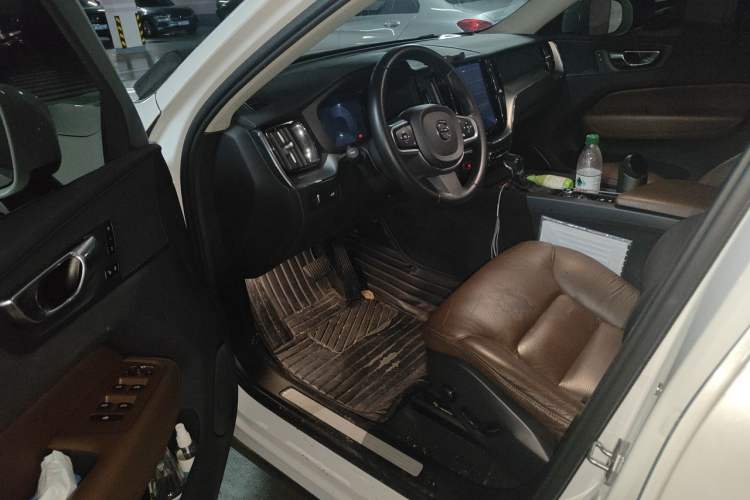 Used Volvo XC60 2019 T5 4x4 Smart Edition China VI Standard Driver Seat