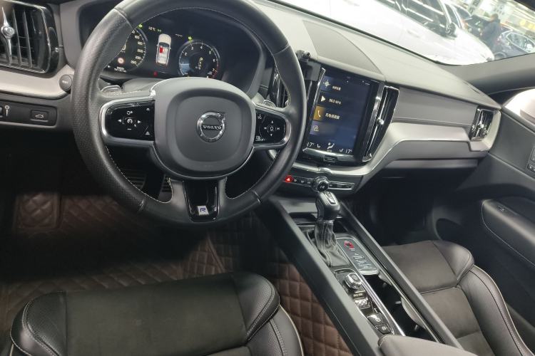 Used Volvo XC60 2019 T5 4x4 Zhiya Sport Edition China VI Standard Driver Seat