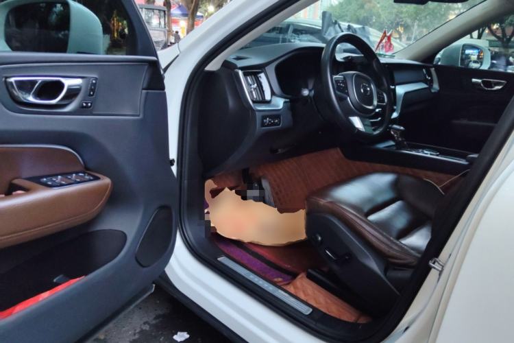Used Volvo XC60 2019 T5 4x4 Smart Edition China V Standard Driver Seat