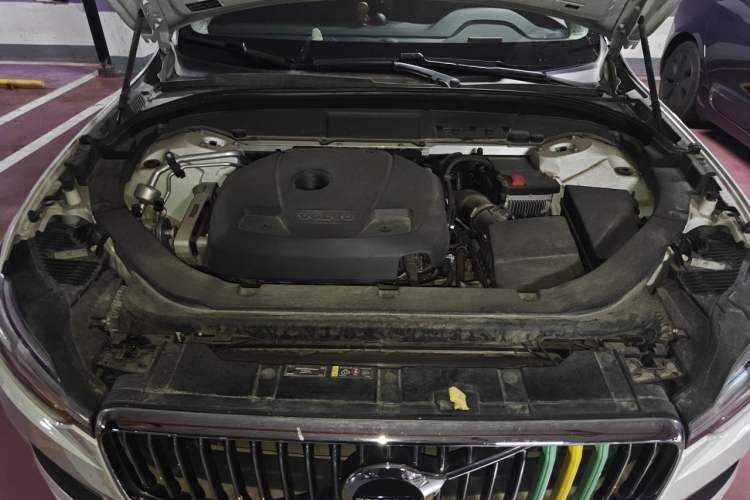 Used Volvo XC60 2019 T5 4x4 Smart Edition China V Standard Engine Bay