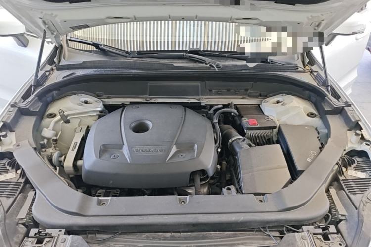 Used Volvo XC60 2019 T5 4x4 Smart Edition China V Standard Engine Bay