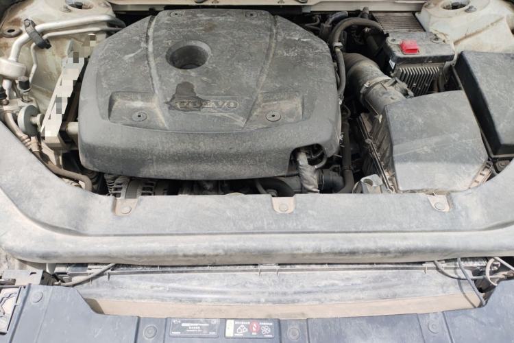 Used Volvo XC60 2019 T5 4x4 Smart Edition China V Standard Engine Bay