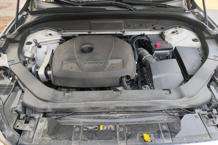 Used Volvo XC60 2019 T5 4x4 Zhiyuan Sport Edition China V Standard Engine Bay