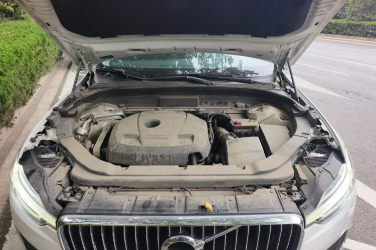Used Volvo XC60 2019 T4 Zhiyi Edition China V Standard Engine Bay