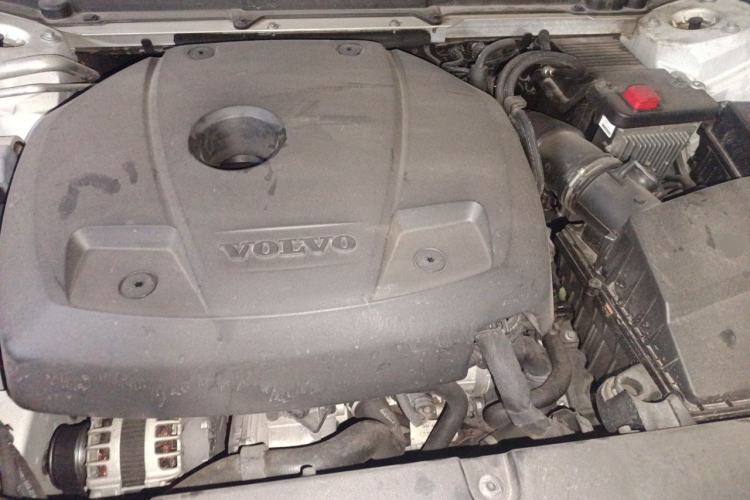 Used Volvo XC60 2019 T5 4x4 Smart Edition China V Standard Engine Bay