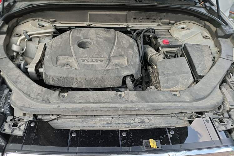 Used Volvo XC60 2019 T5 4x4 Smart Edition China V Standard Engine Bay