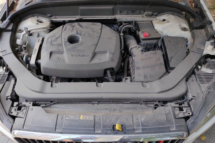 Used Volvo XC60 2019 T5 4x4 Zhiya Luxury Edition China VI Standard Engine Bay